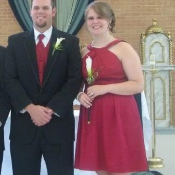 Candy Apple Red David’s Bridal Cocktail Dress - Picture 4 of 4